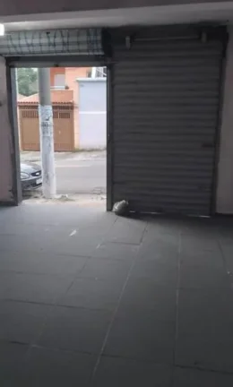 Imagem Vendo Terreno com Salão em Santo André, Jardim do Estádio