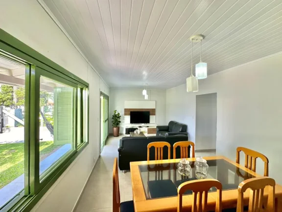 Imagem Casa 2 Dormitórios - Bairro Araçá