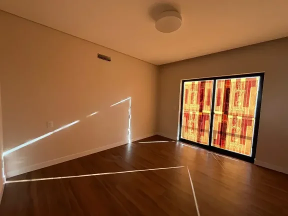 Imagem Casa Nova de Alto Padrão à Venda em Condomínio Tranquilo