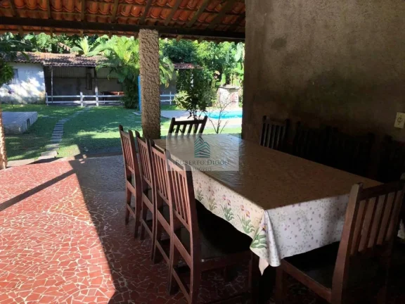 Imagem Imperdível sítio à venda em Maricá-RJ, bairro Itapeba, 5 quartos, 1 suíte, 1 sala, 4 banheiros, 6 vagas de garagem, 24.237,50 m² de área.