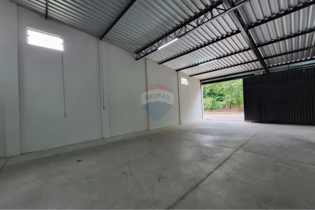 Galpão Novo em Votorantim: Moderno e Funcional!