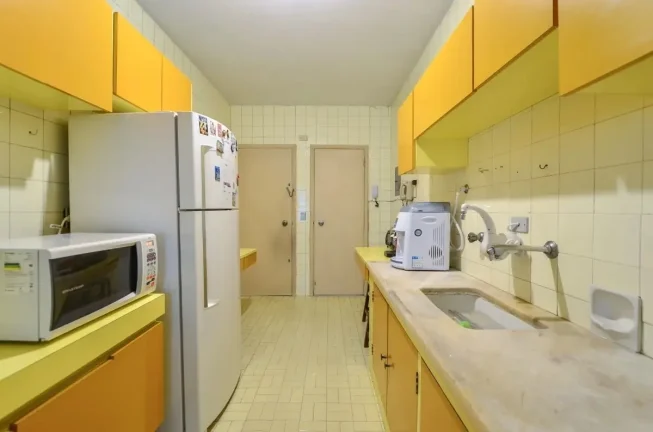 Imagem Apartamento 129M², 3Q, 2 Banheiros, 1 Vaga, Academia, Salão de Festas, Playground, Portaria 24 Horas.