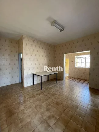 Imagem Casa com 4 dormitórios (2 suítes) à venda, 310 m² por R$ 750.000 - Vila Martins - Rio Claro/SP