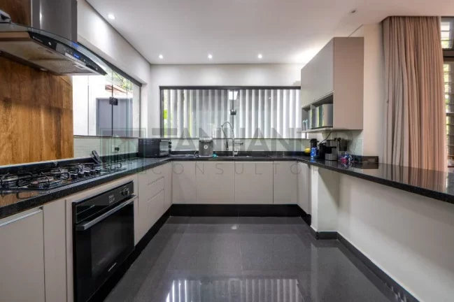 Imagem Venha viver com conforto e segurança no coração do Brooklin, em São Paulo! Esta linda casa para locação possui tudo o que você precisa para desfruta