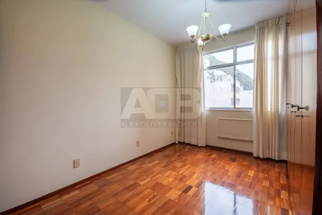 Imagem Apartamento à venda em Copacabana, 3Qtos, 143m2, 1vaga, na Barão de Ipanema