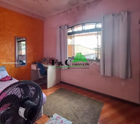 Imagem Sobrado para Venda em Limeira, Parque Hippolyto, 3 dormitórios, 2 suítes, 2 banheiros, 2 vagas