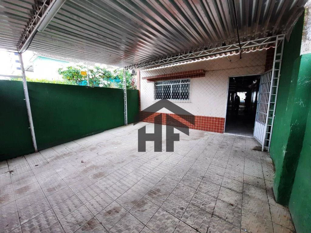 Casa com 5 Quartos à Venda, 280 m² em Encruzilhada - Recife