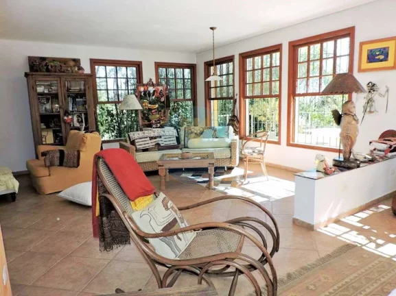 Imagem Casa em Condomínio a Venda no bairro Granja Viana - Embu das Artes, SP