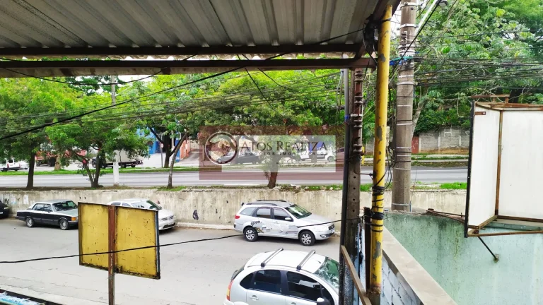 Imagem Compre Terreno 4 casas Ponto Comercial no Vila São José - SP