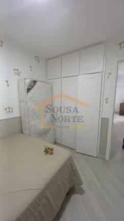 Imagem Apartamento reformado, com 3 dormitórios e armários planejados, cozinha com móveis planejados, ar...