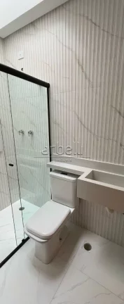 Imagem Sobrado com 145 M², 3 suítes sendo 2 com sacada privativa, ampla sala iluminada, cozinha espaçosa...