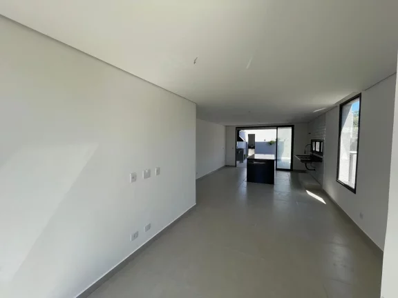Imagem Casa com 3 Suítes e Piscina - Santana de Parnaíba/SP