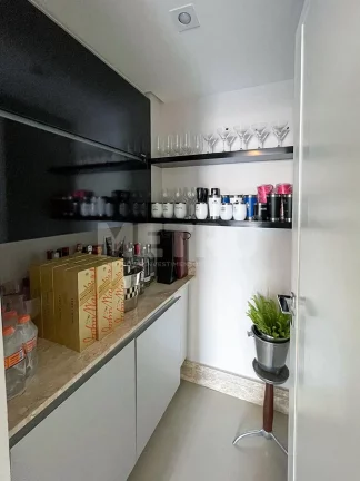 Imagem Cobertura de Alto Padrão à venda na Orla Vista panorâmica da cidade, 4 suítes