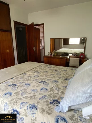 Imagem Sobrado no Sumaré, 4 dormitórios ( 1 Suíte), 3 vagas de garagem com portão automático, Churrasqueira. Região da Avenida Pompeia