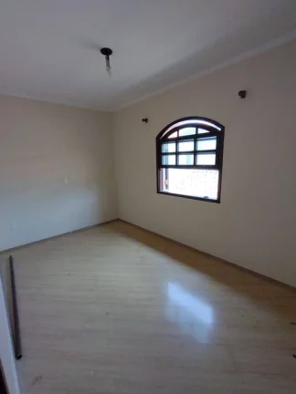 Imagem Sobrado com 3 dormitórios para alugar, 200 m² por R$ 3.150/mês - Parque Marajoara - Santo André/SP