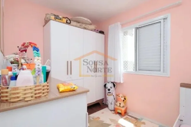 Imagem Apartamento de 52m² com 2 dormitórios, um com armário, 1 banheiro, sala para dois ambientes com s...
