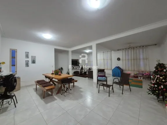 Imagem Belíssima Casa para Venda no Valor R$ 1.200.000,00 ; Area 882 m² ; 05 Suítes ; Boa Esperança, Cuiabá - MT 01 Area da Frente 01 Sala 05 Quartos sendo 05 Suítes uma Master 06 Banheiros 01 Cozinha 01 Area fundos 01 Lavanderia 06 Vagas de Garagem Piscina. Loc