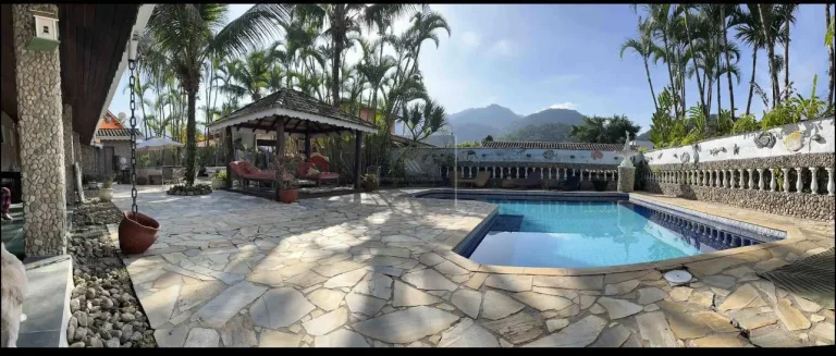 Imagem Casa em Condomínio para Venda em Ubatuba / SP no bairro Horto Florestal