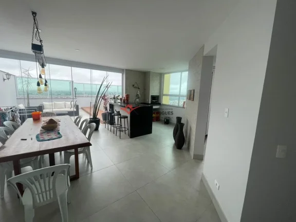 Imagem Sobre o imóvel

Cobertura duplex com vista espetacular para você e sua família desfrutarem de um ...