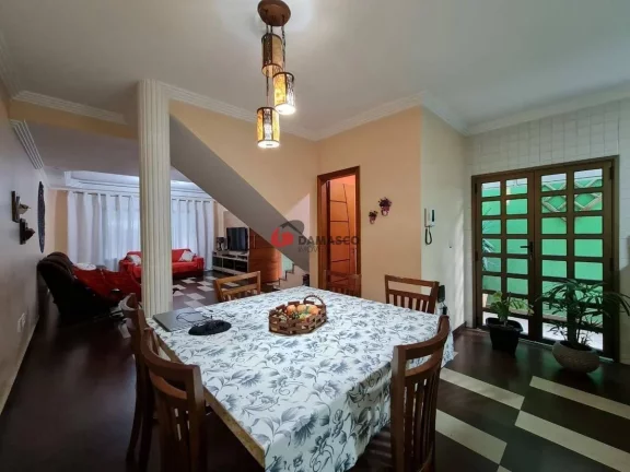 Imagem Sobrado à venda 4 Quartos, 1 Suite, 2 Vagas, 220M², Campestre, Santo André - SP