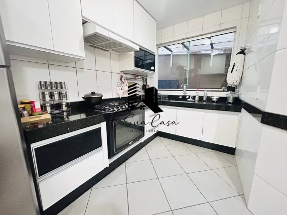 Imagem Casa a Venda 4 Quartos, Suíte e Closet, 4 Vagas Bairro Europa Contagem MG