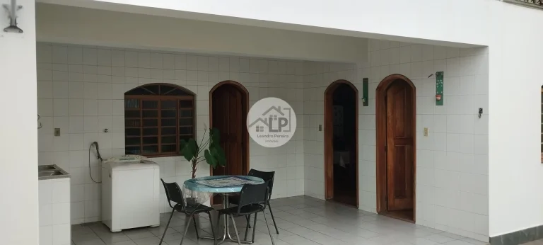 Imagem Vende-se casa no bairro Niterói em Volta Redonda
