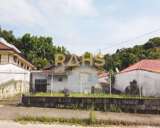 Imagem Extenso terreno localizado na Rua Cristóvão Colombo no bairro Floresta. Com ótima localização b...