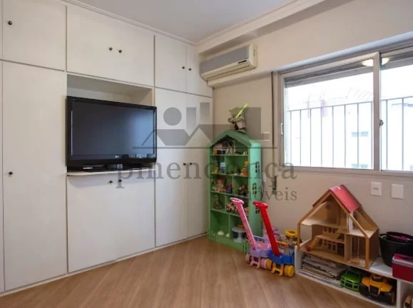 Imagem Apartamento Higienópolis 1 por andar com 323m², 4 quartos (2 suítes) e 2 vagas!