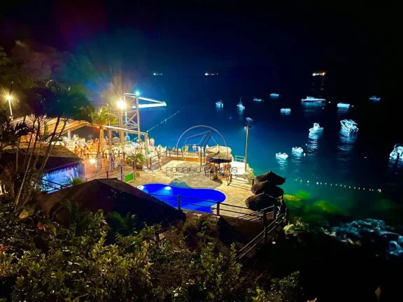 Imagem Espaçosa Casa 3 Suítes à Venda em São Pedro, Ilha Bela - R$1,98M