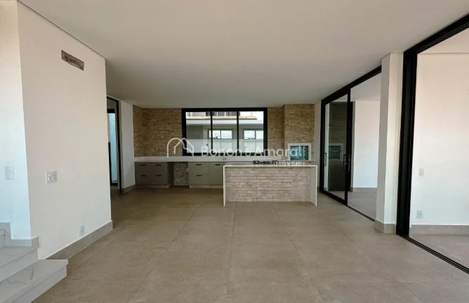 Imagem Casa de Alto Padrão com 5 Suítes, Piscina e Infraestrutura Completa

Apresentamos uma casa de alto...