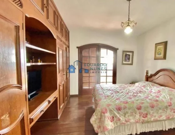 Foto do imóvel: EXCELENTE CASA NO MANGABEIRAS COM 05 QUARTOS,02 SUÍTES E 04 VAGAS.