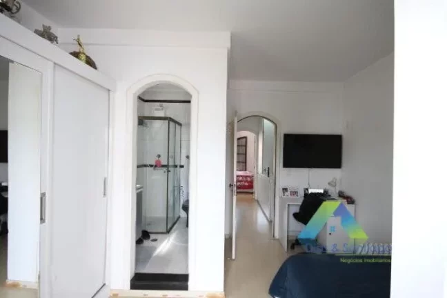Imagem SOBRADO EM CONDOMINIO COM PORTEIRA FECHEDA !!!