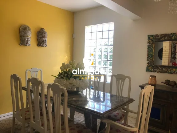 Imagem CASA 3 DORMITÓRIOS NO CENTRO DE SANTIAGO
