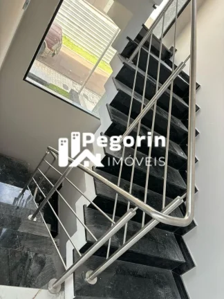 Imagem Sobrado à venda em Curitiba, Pinheirinho, com 3 quartos, 217,00m²
