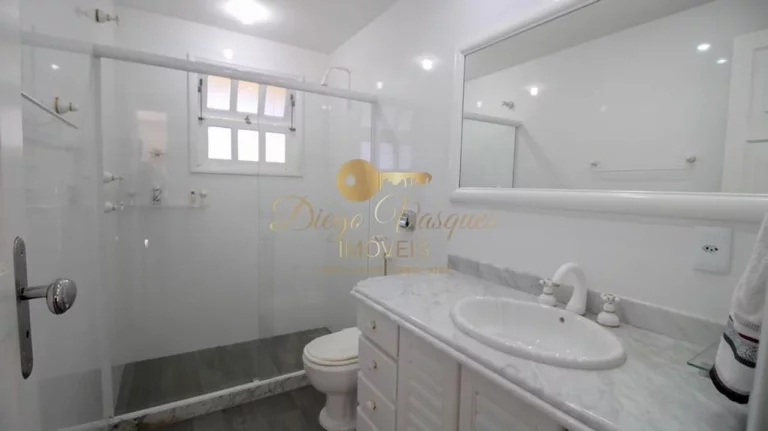 Imagem Casa em Condomínio para Venda em Teresópolis / RJ no bairro Comary