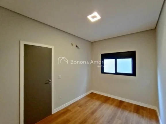 Imagem Com arquitetura moderna e ambientes aconchegantes, esta residência oferece um living integrado para...