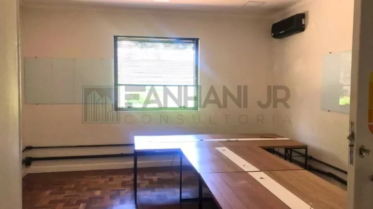 Imagem Aluguel de Casa Comercial no Jardim América, São Paulo-SP: 8 salas, 20 vagas de garagem, 500 m² de área.