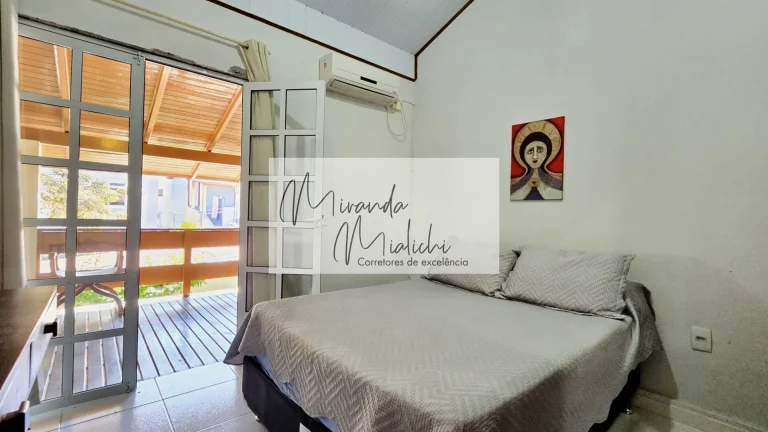 Imagem Casa Multifamiliar para venda em Ponta das Canas, 495m²