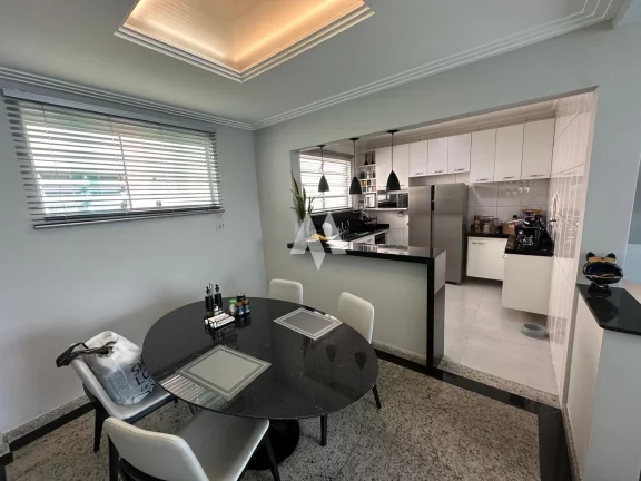 Imagem Casa moderna com 03 vagas de garagem na Aparecida!