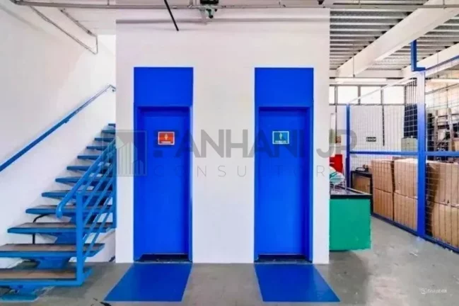 Imagem Imperdível: Casa Comercial à Venda em Pinheiros, São Paulo-SP - 8 salas, 4 banheiros, 4 vagas de garagem, 966 m² de área.