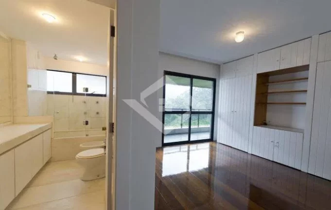 Imagem Apartamento de 4 Quartos para Venda na Lagoa com 380 m²