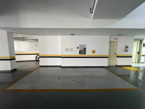 Imagem Apartamento mobiliado com 3 dormitórios sendo 3 suítes e 2 vagas de garagem em Balneário Camboriú