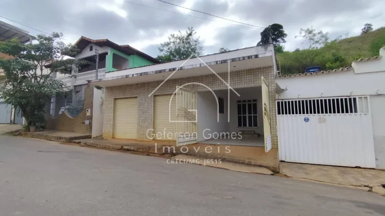 Imagem Casa à venda - Com 03 Quartos - Centro - Mantena - MG