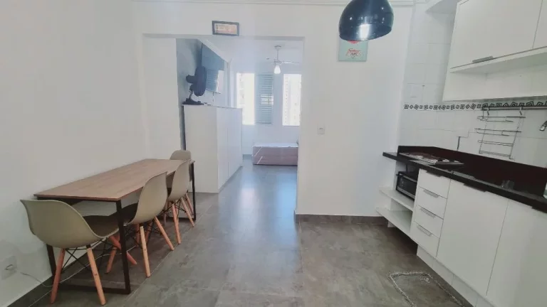 Imagem Kitnet com 1 dormitório à venda, 28 m² por R$ 405.000,00 - Pitangueiras - Guarujá/SP