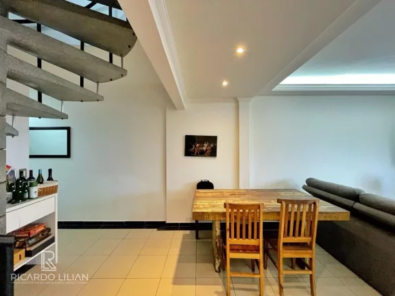 Imagem Cobertura Triplex de Luxo na Ponta da Praia, Santos: Viva o Sonho à Beira-Mar!
