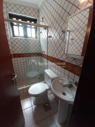 Imagem Localizada no sofisticado Residencial Parque dos Ipês, esta casa impressiona pelo espaço generoso ...