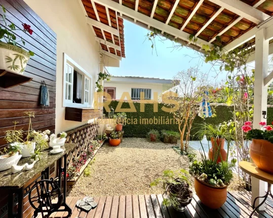 Imagem Excelente residência plana, parcialmente averbada, localizada no bairro América, próximo ao Super...