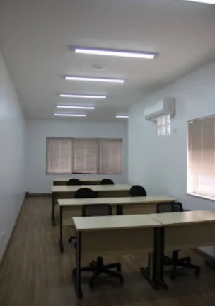 Imagem Sobrado Comercial para Alugar com 280m², 3 dormitórios, 1 suíte, 1 sala e 2 vagas!!!