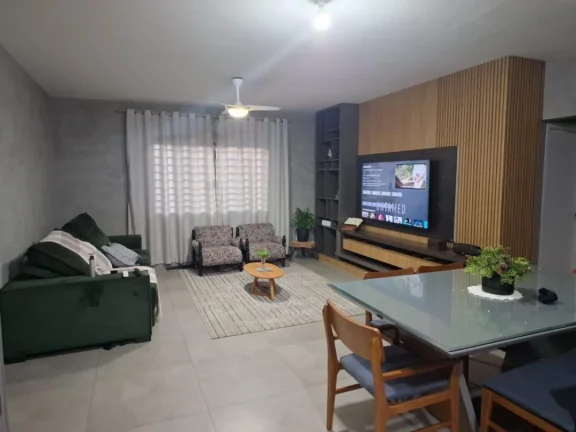 Imagem Casa mobiliada com churrasqueira e piscina em Cascavel - Parque Verde