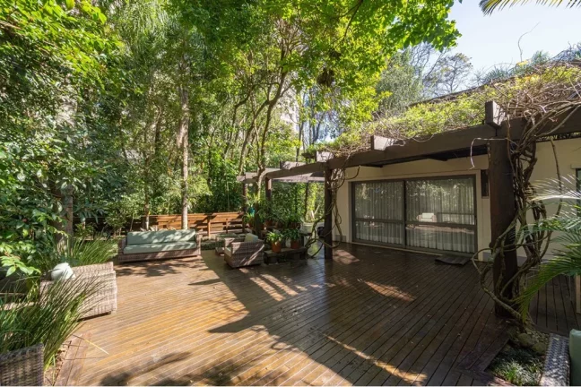 Imagem Apartamento com 1 Quarto à Venda, 56 m² em Três Figueiras - Porto Alegre